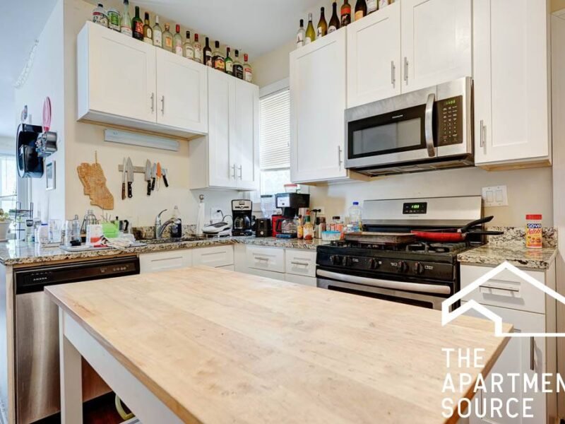 4br - 4BA2.5BA in Lincoln Park!
