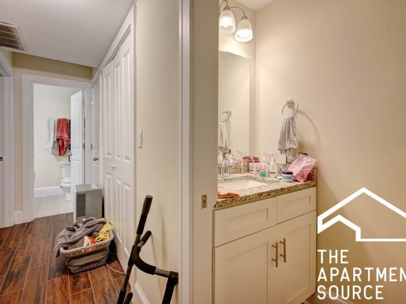 4br - 4BA2.5BA in Lincoln Park!